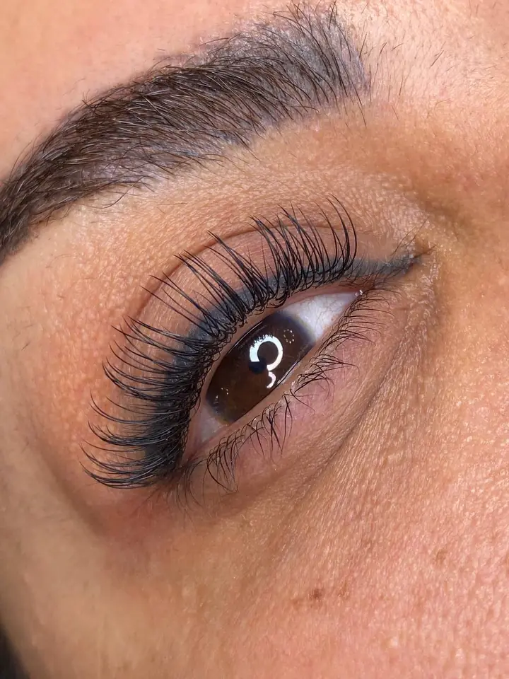 Lashes & Brows · 5 / 9