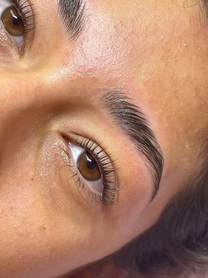 Lashes & Brows · 7 / 9